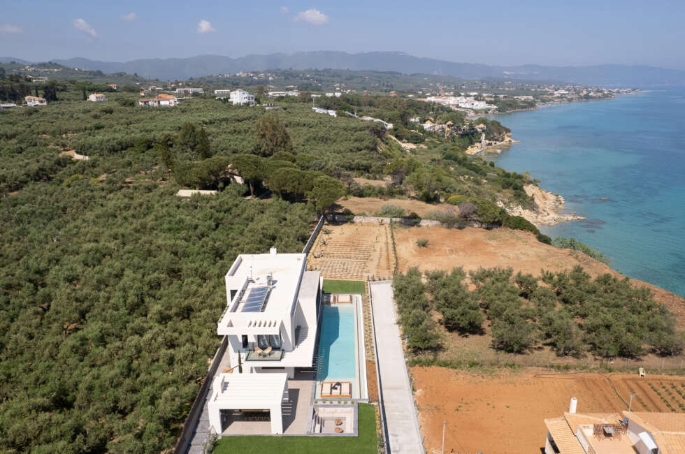 Spacious outdoor grounds, kindly note that there is neighbourhood villa across the street.