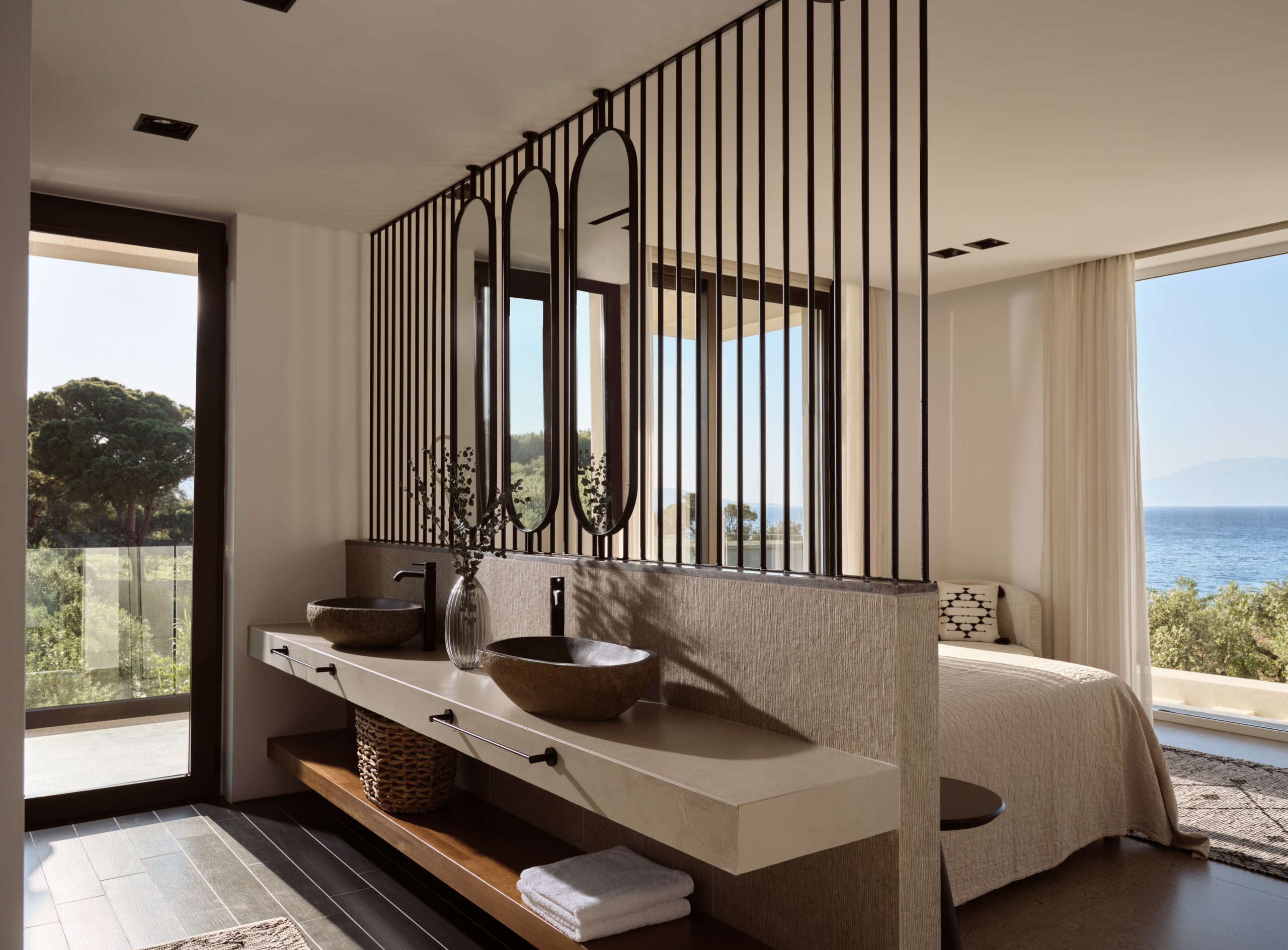 En-Suite Premium bathroom settings await you. En-Suite Premium bathroom settings await you.